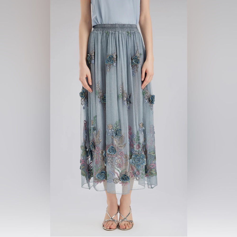 Rich Radi Q’s 3-D Floral Silk Skirt – Bluish Gray, Handcrafted Couture - Picture 2 of 9